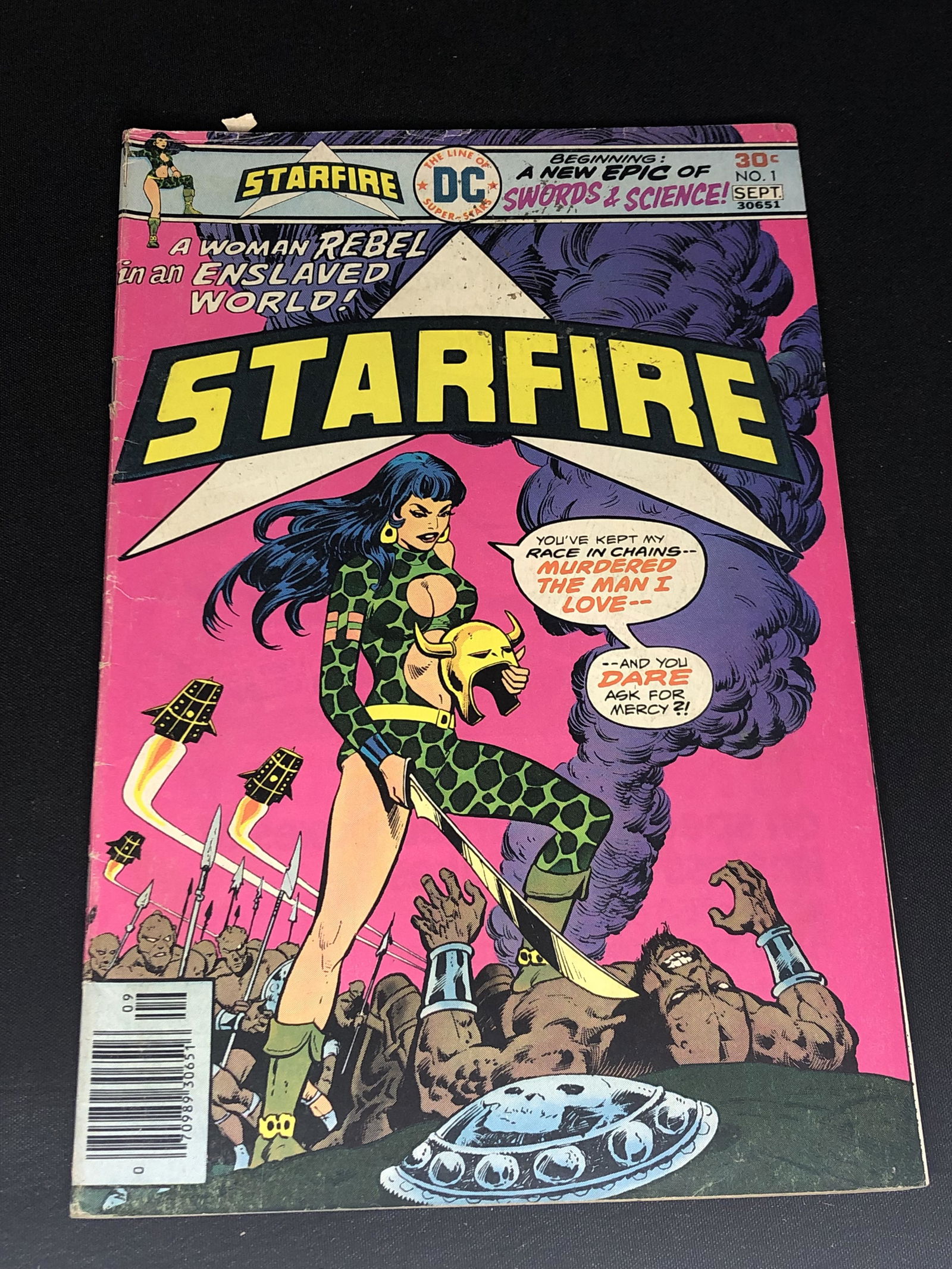 DC Starfire Comic Book (1 of 1)