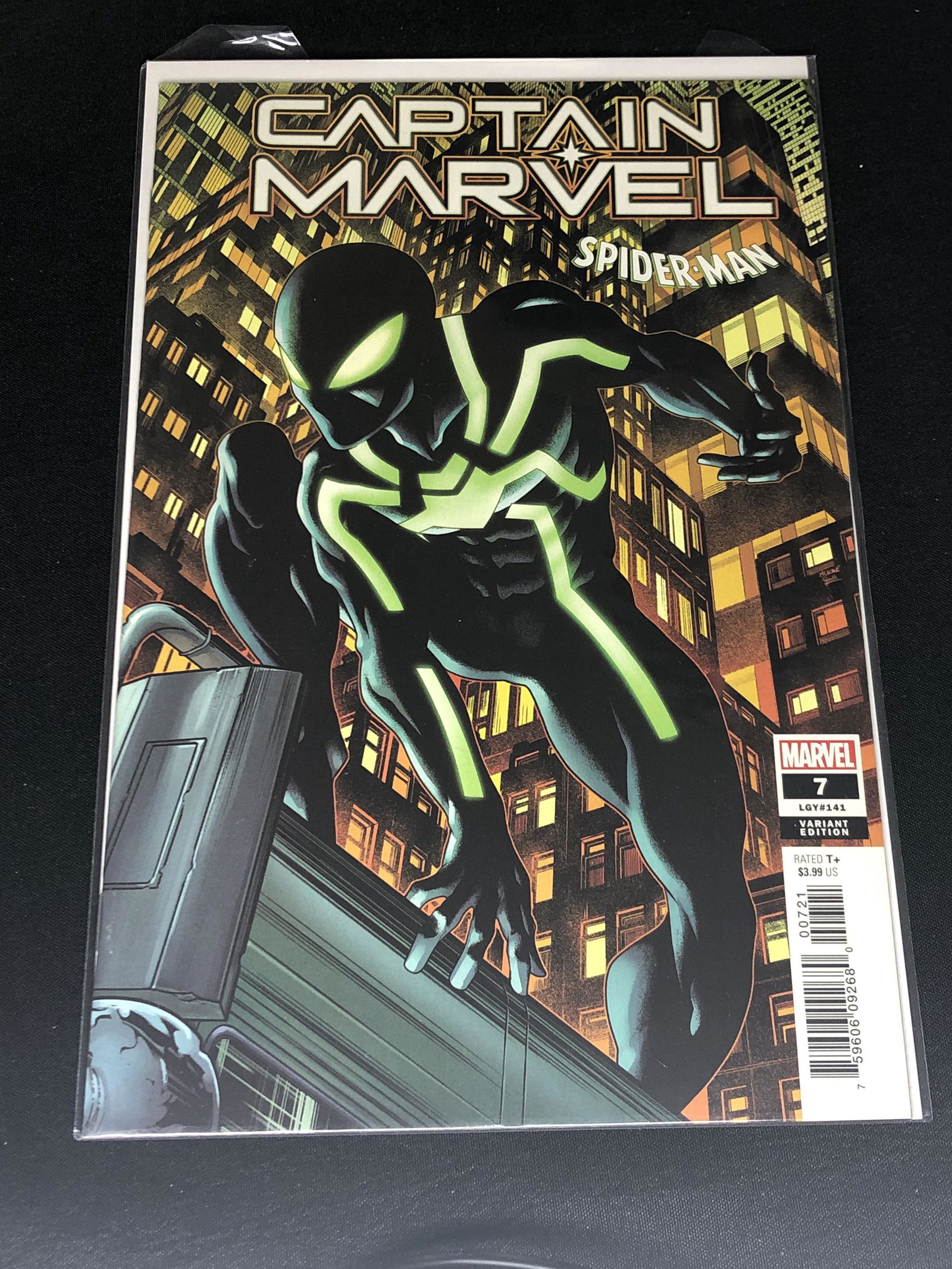 Marvel Captian Marvel Comic Book (1 of 1)