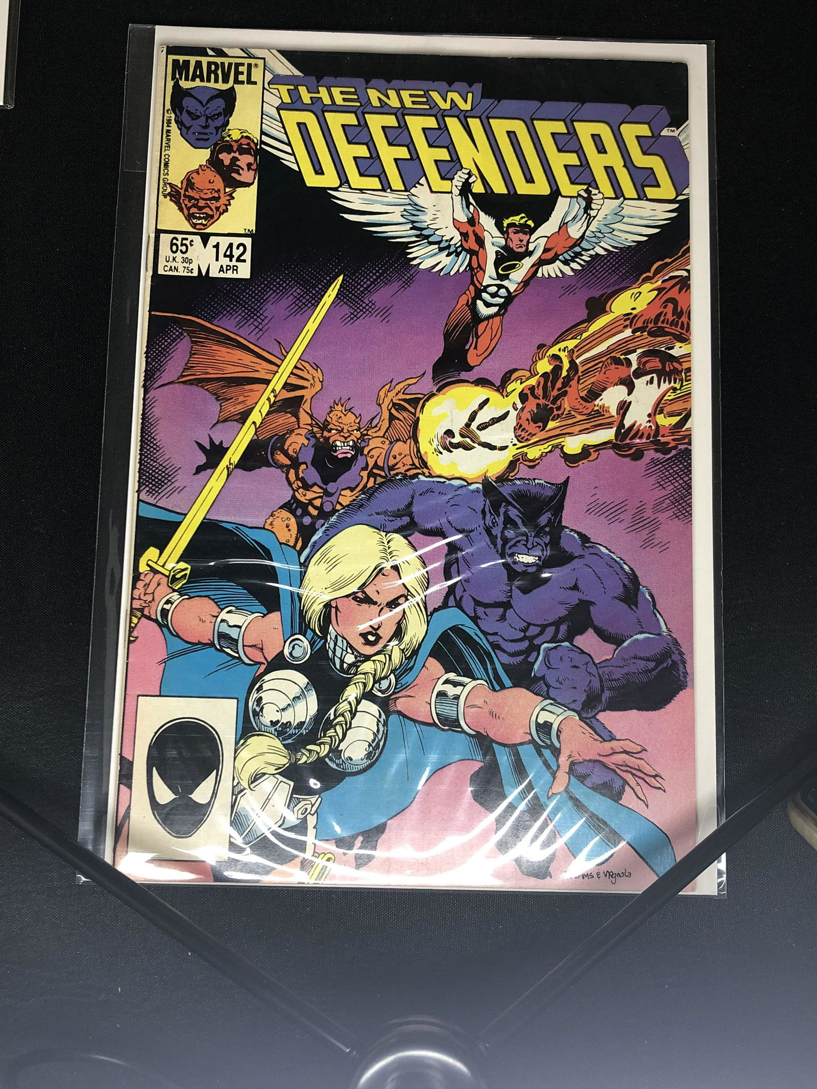 Marvel The New Defenders Comic Book (1 of 1)