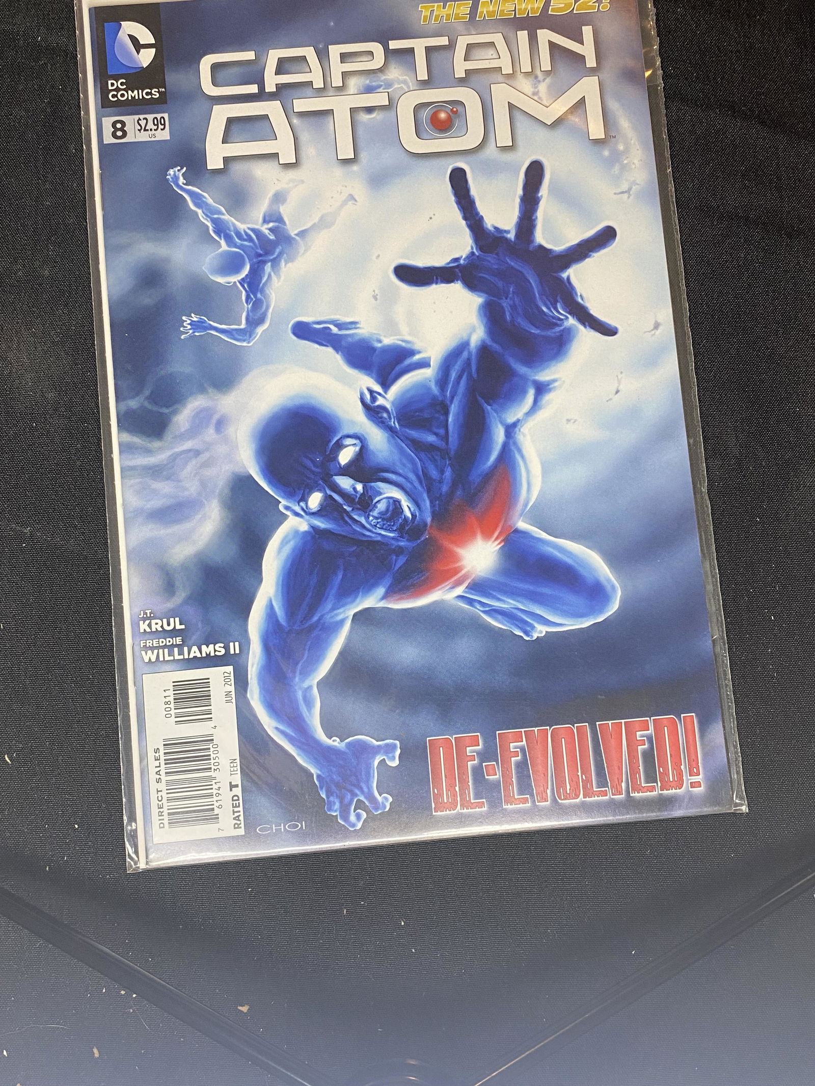 DC Captian Atom Comic Book (1 of 1)