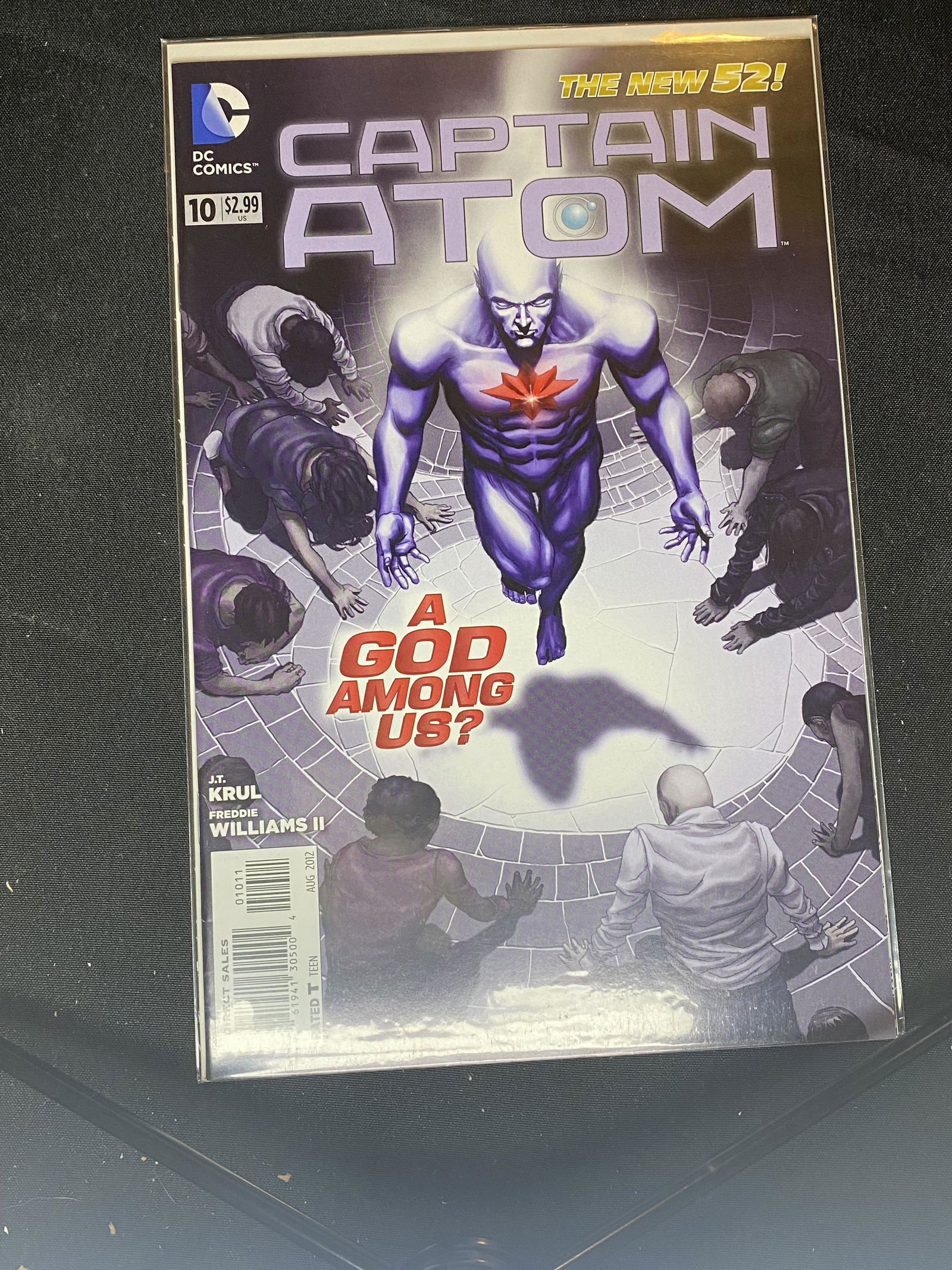 DC Captian Atom Comic Book (1 of 1)