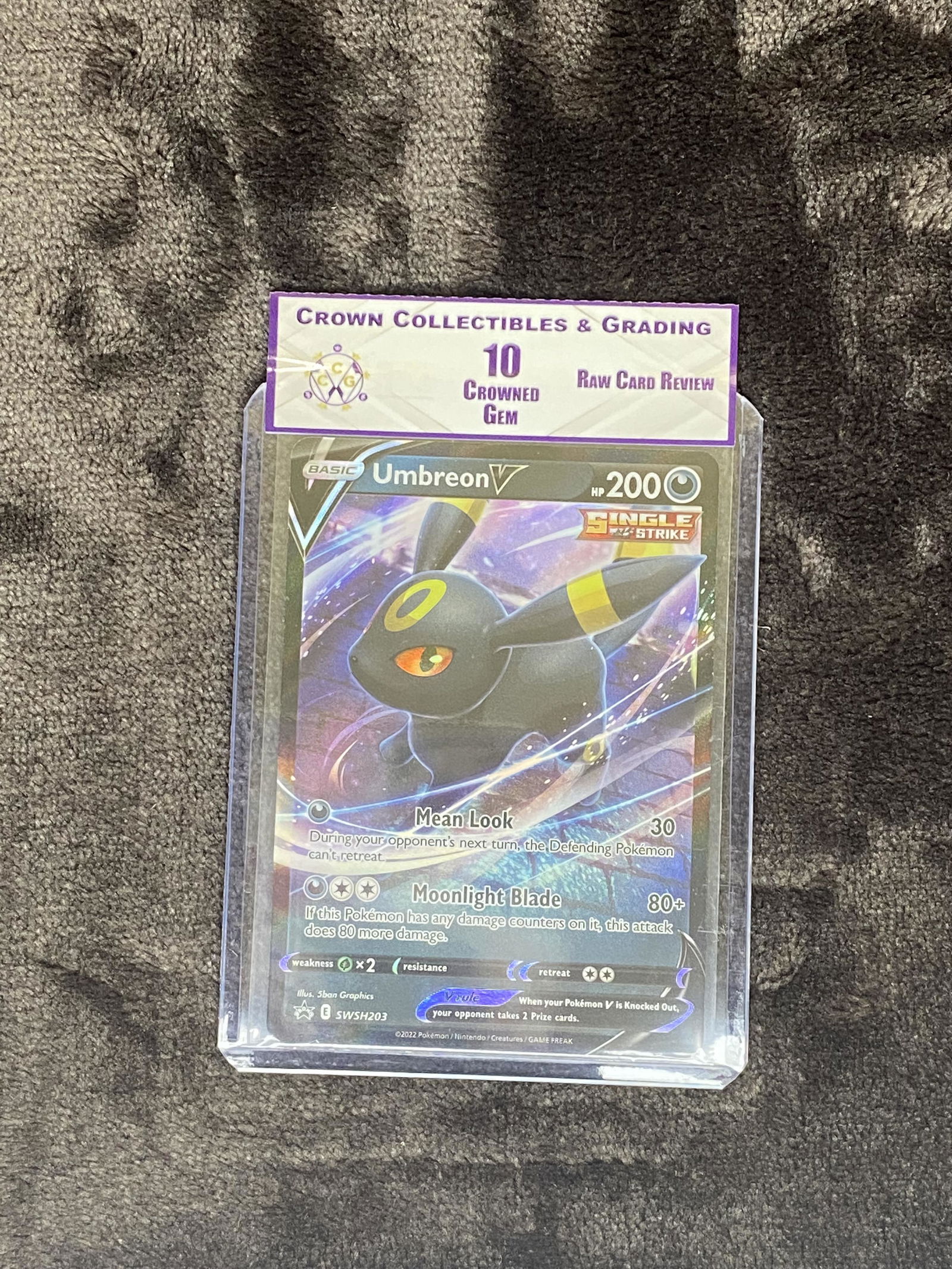RCR Umbreon V CC&G 10 Pokemon Card (1 of 1)