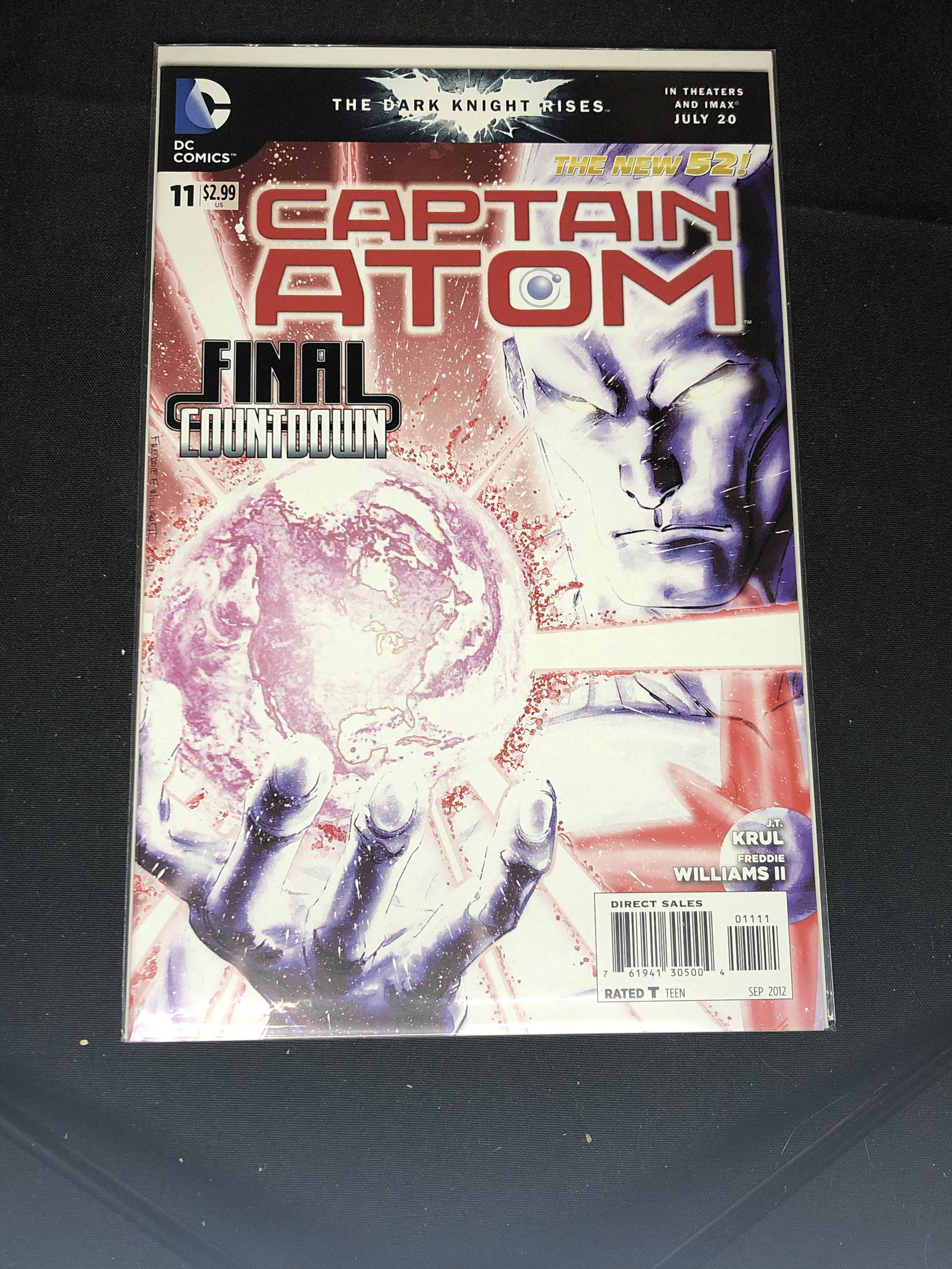 DC Captain Atom Comic Book (1 of 1)