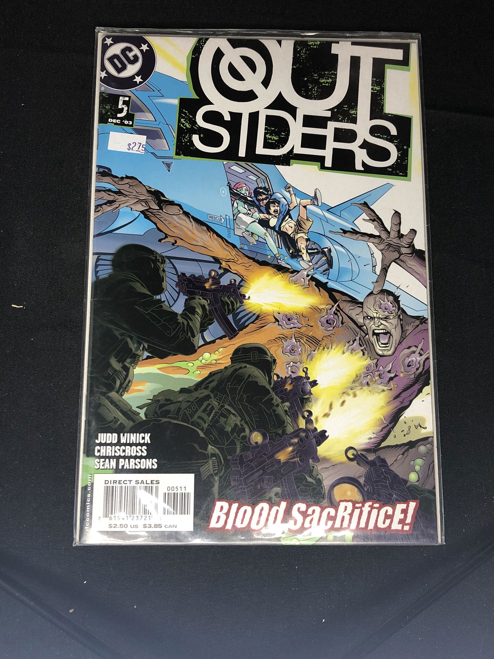 DC Outsiders Comic Book (1 of 1)