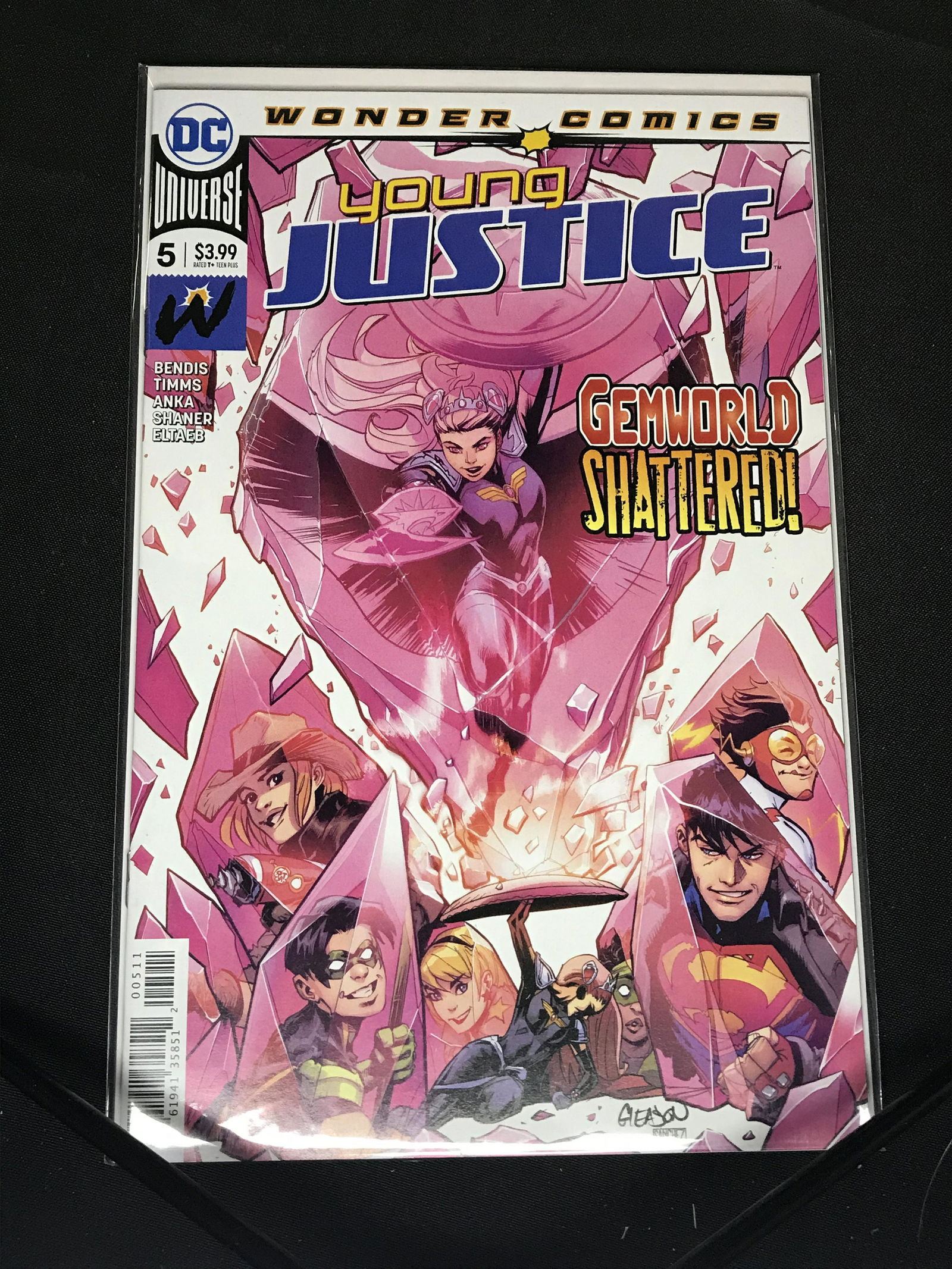 DC Young Justice comic book (1 of 1)