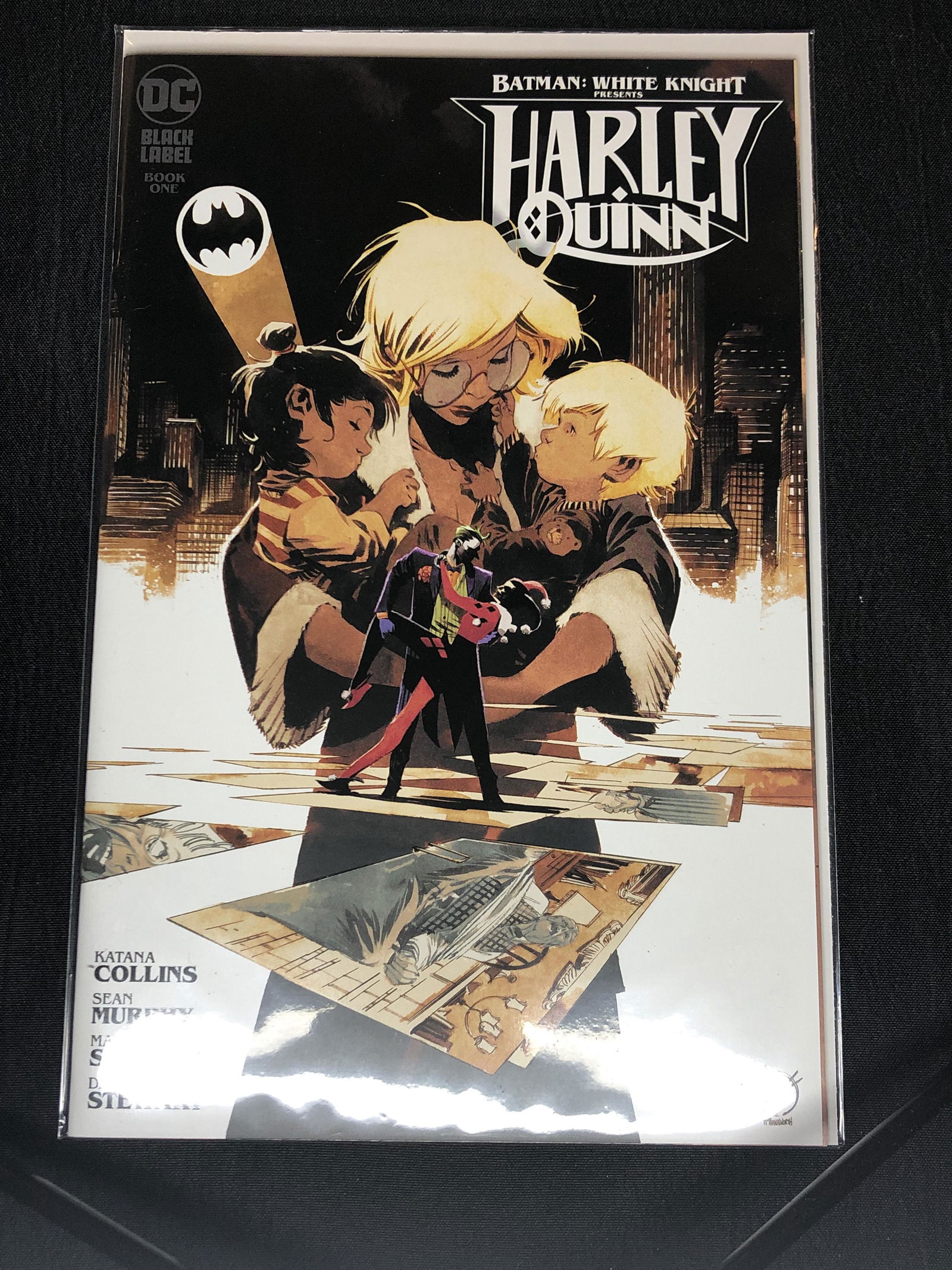 DC Harley Quinn Comic Book (1 of 1)
