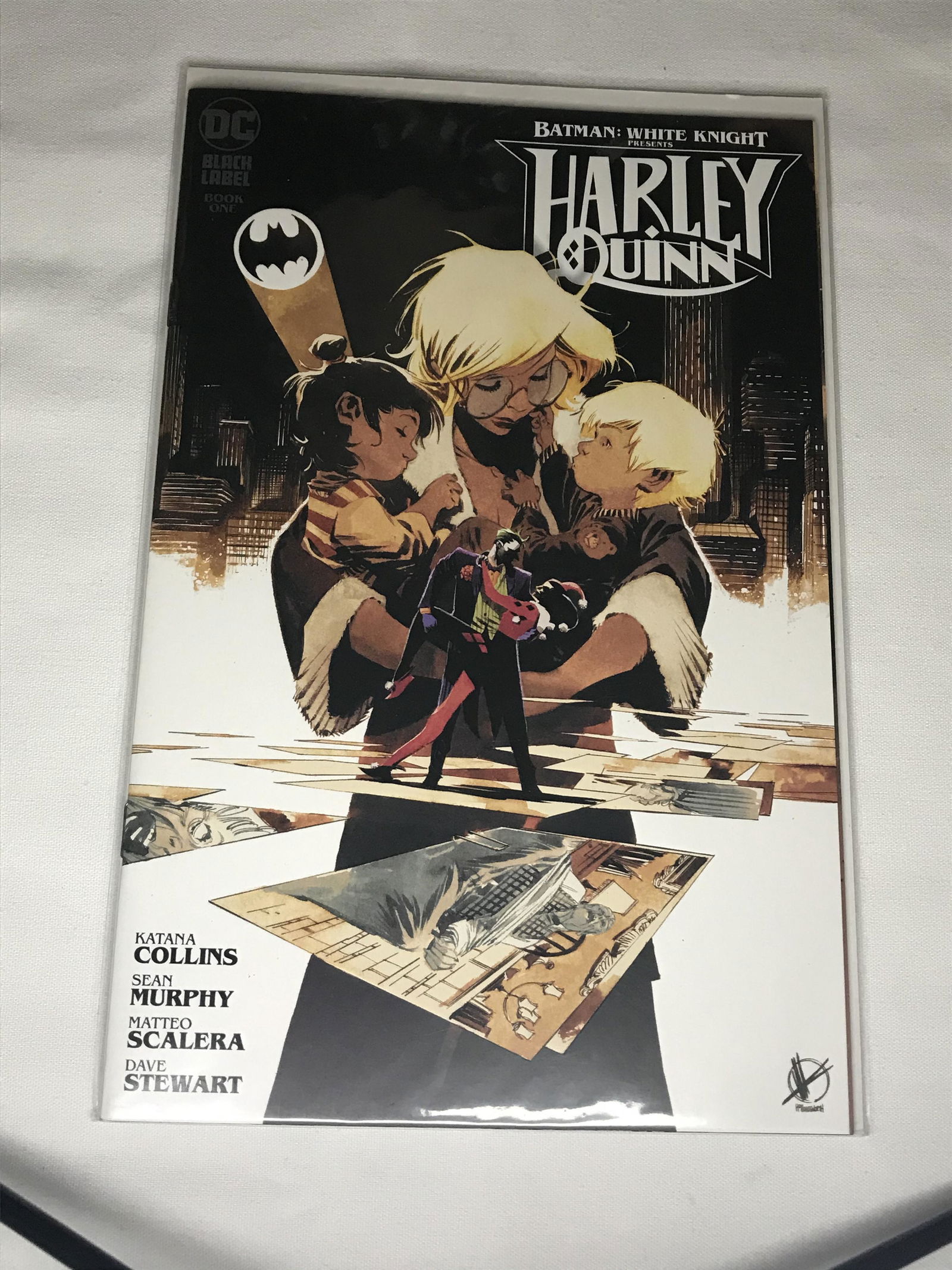 DC Harley Quinn comic book (1 of 1)