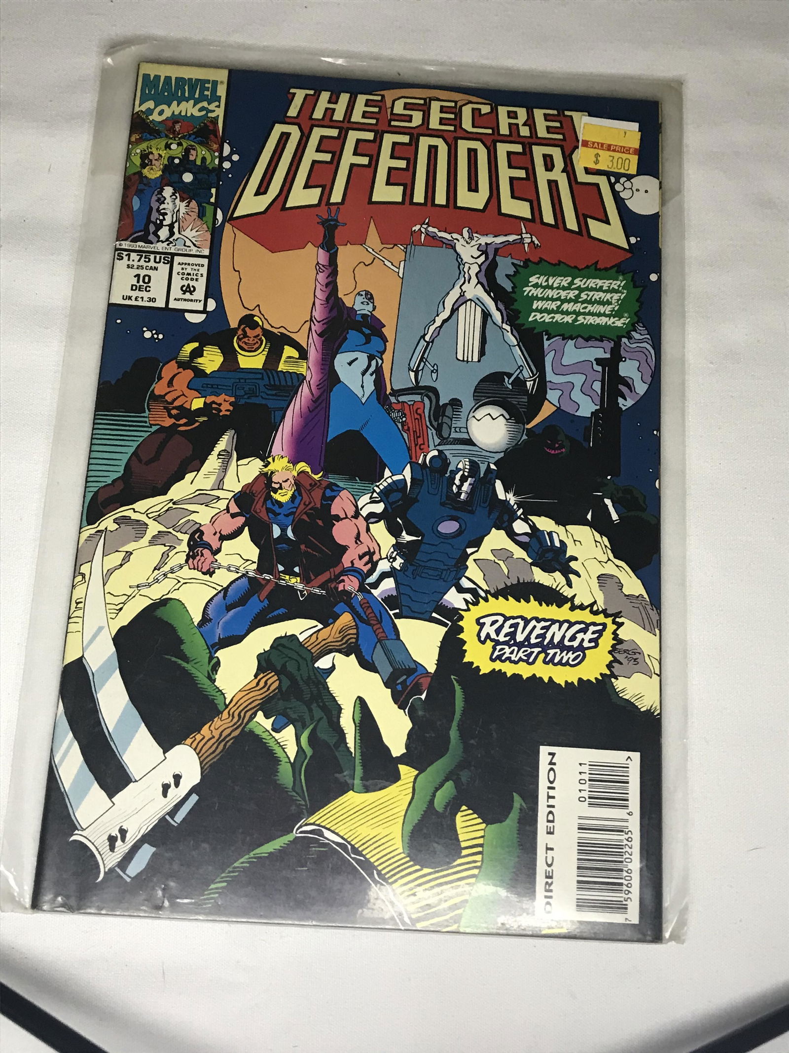 Marvel The Secret Defenders comic book (1 of 1)