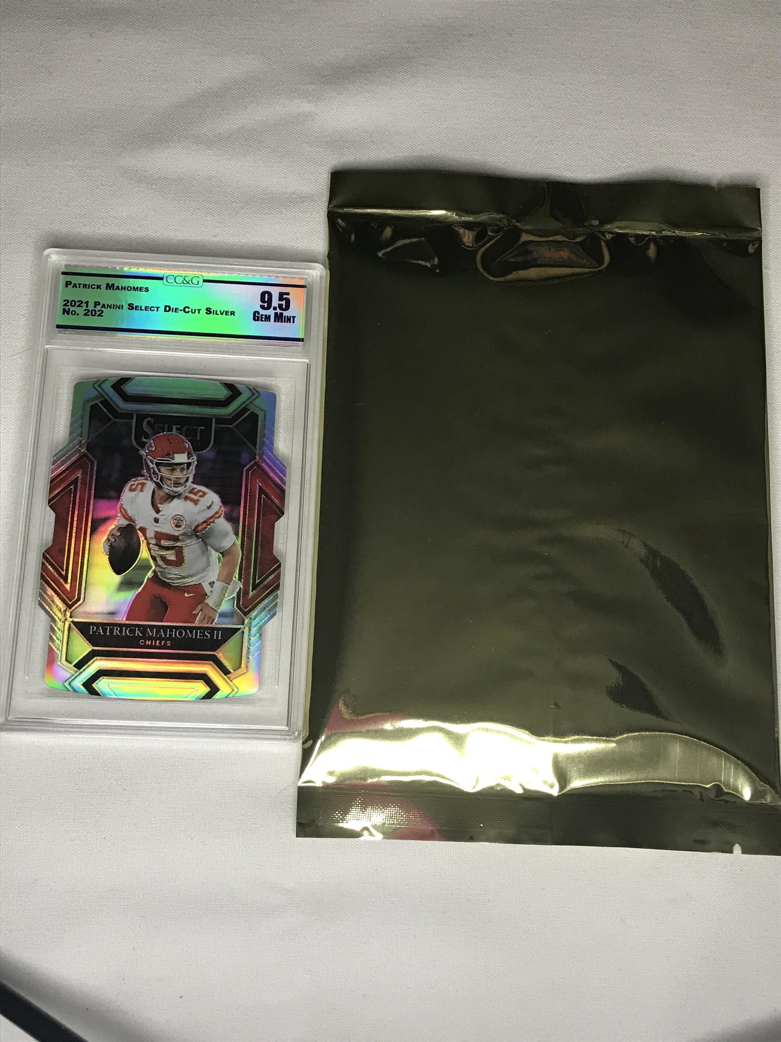 Graded Card Sports Pack!! Each pack contains a slab!!: Graded Card Sports Pack!! Each pack contains a slab!! 1 in 20 Chance to pull the Patrick Mahomes!
