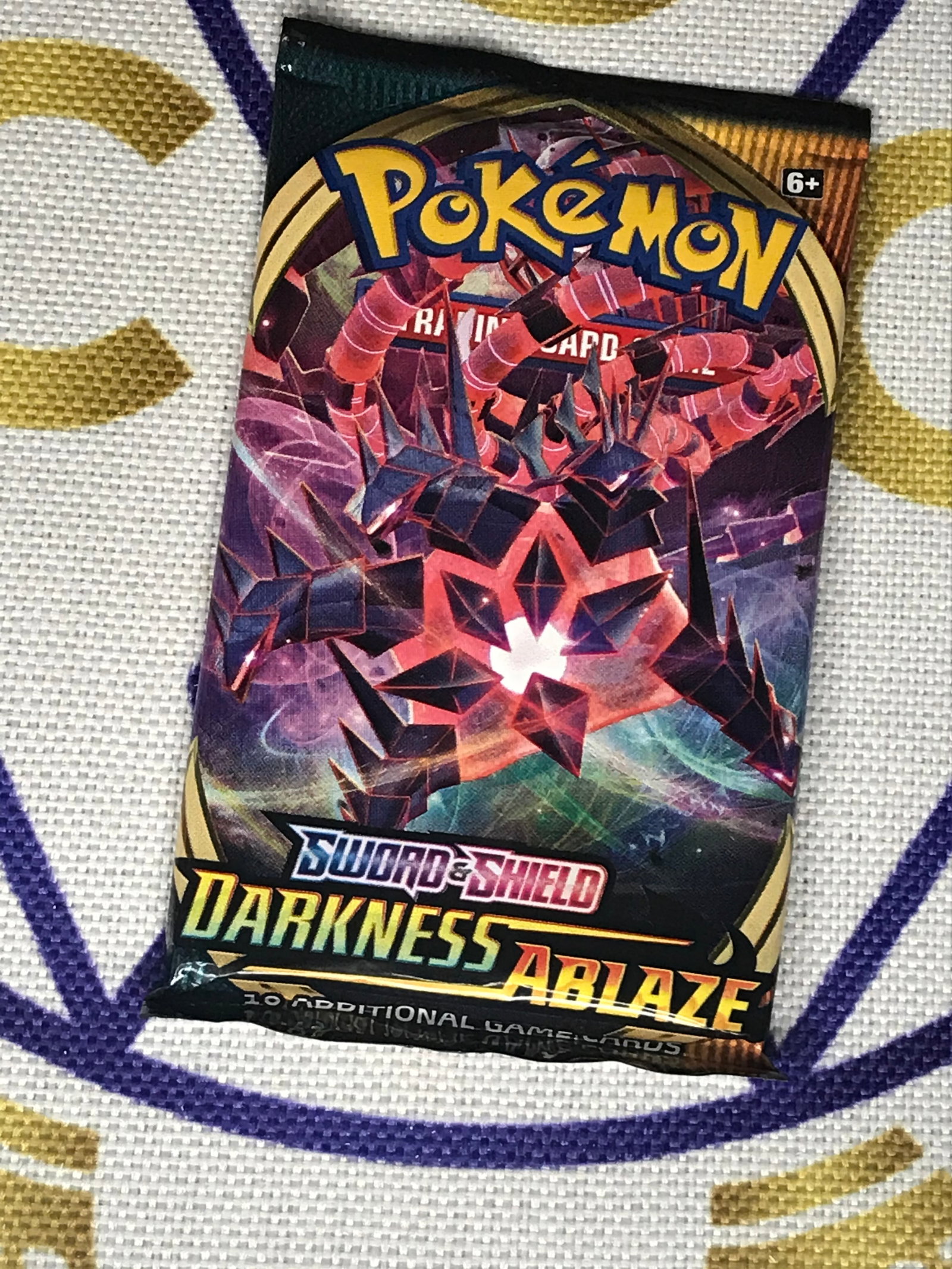 1 Pokemon Darkness Ablaze card pack (1 of 1)