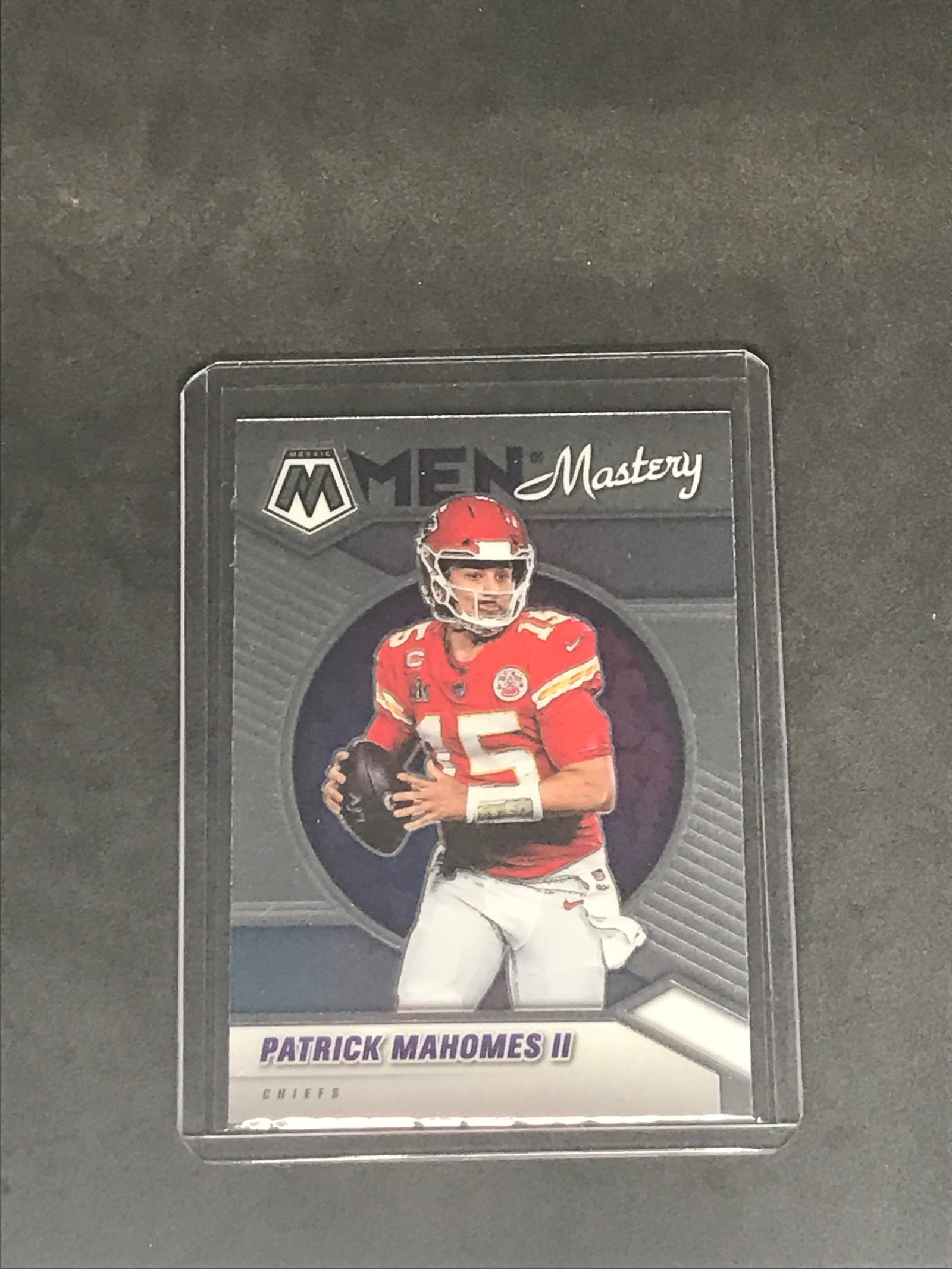 Patrick Mahomes II Panini Mosaic Men of Mastery single (1 of 1)