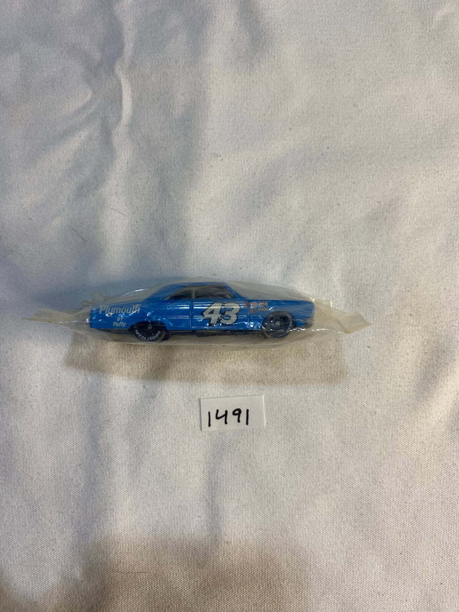 1997 '87 Plymouth blue car (1 of 1)