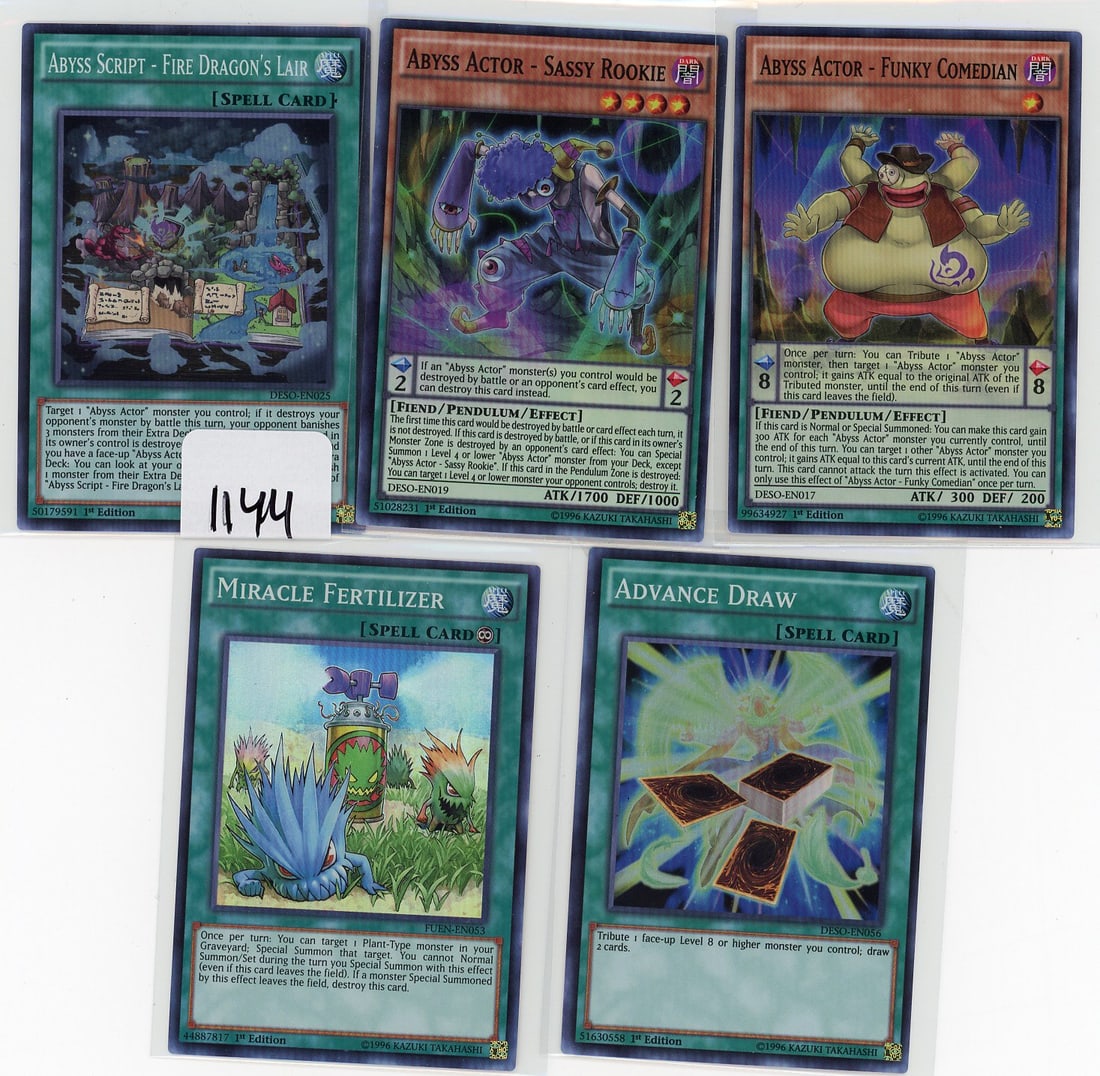 Lot of 5 Super Rare Yu-Gi-Oh! Cards: Lot of 5 Super Rare Yu-Gi-Oh! Cards