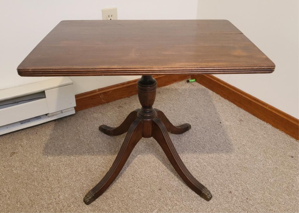 Small Mahogany Federal Style Side Table (1 of 4)