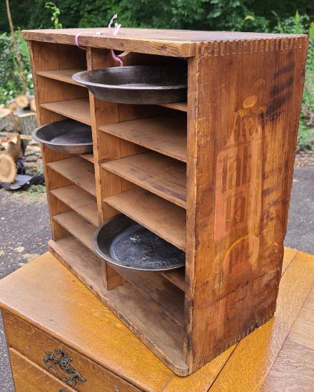Antique Table Talk Pie Rack w/ 3 Pie Trays (1 of 9)