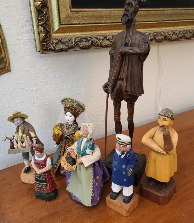 Grouping of Assorted Carved Figures (1 of 8)
