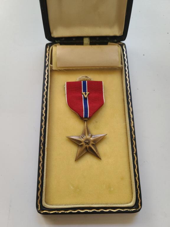 WWII Bronze Star Metal (1 of 5)