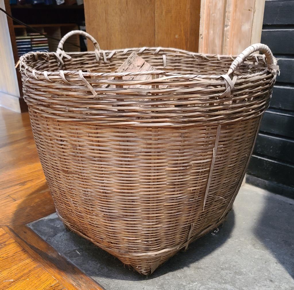 Large Antique Whicker Basket (1 of 3)
