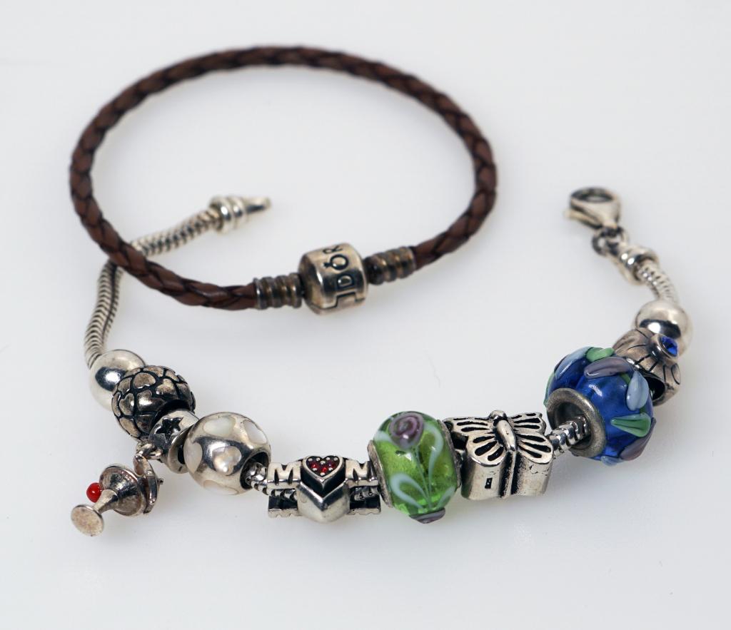 Pandora Bracelet with 10 Charms (1 of 7)