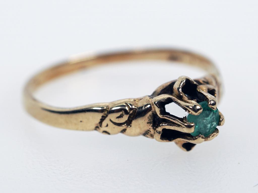 Antique 14K Yellow Gold Emerald solitaire Ring (1 of 8)