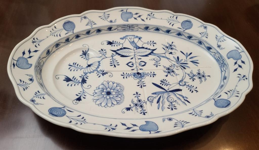 Stunning Meissen "Blue Onion" 21" Carving Platter (1 of 5)