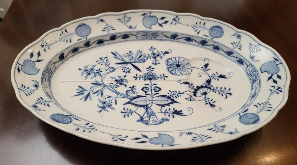 Stunning Meissen "Blue Onion" 18.5"Carving Platter (1 of 6)