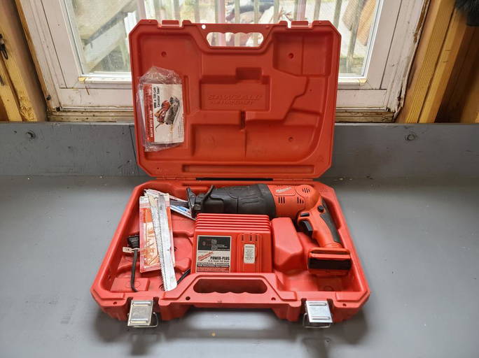 Milwaukee 18v Sawzall "the Hatchet" 6514 21