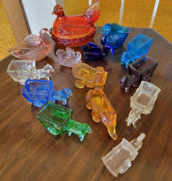 Grouping of Depression Era Glass Animal Dishes (1 of 5)