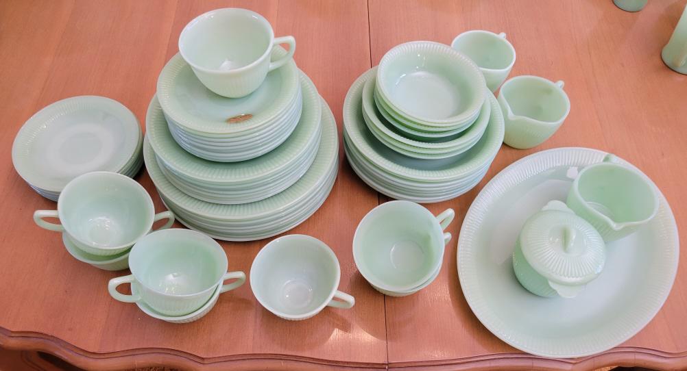 55 Piece Set of Fire King Jadeite "June Ray" Pattern Dishware (1 of 8)