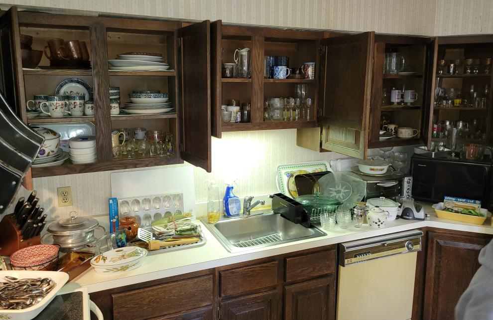 Everything but the kitchen sink lot! (1 of 11)