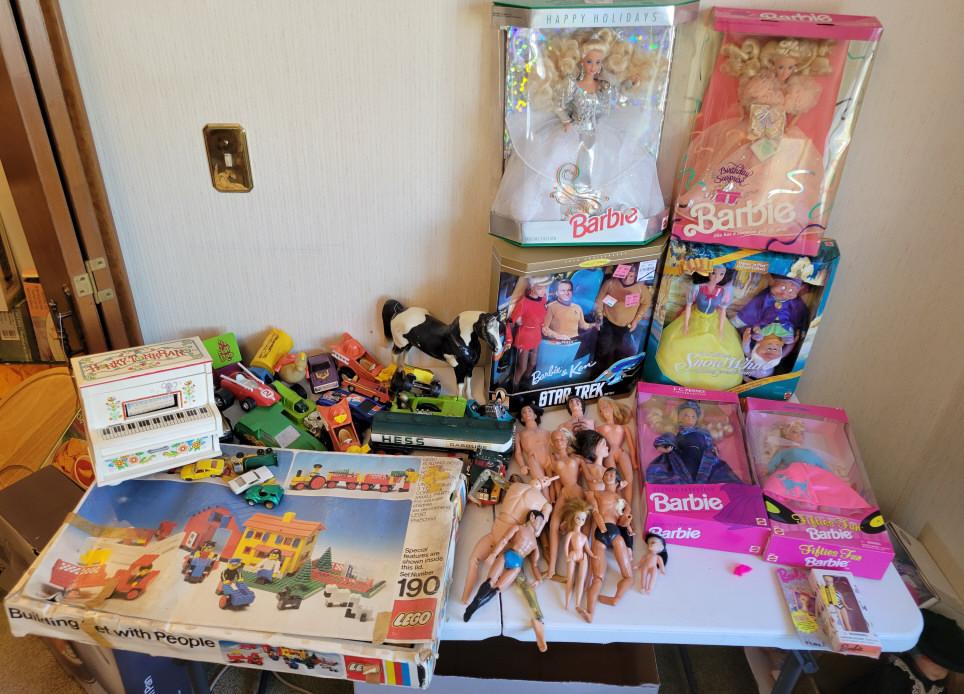 Large Assorted Grouping of Vintage Toys & More! (1 of 6)