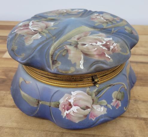 19th C. "CF Monroe" Wave crest Nakara 9"w Dresser Box (1 of 8)