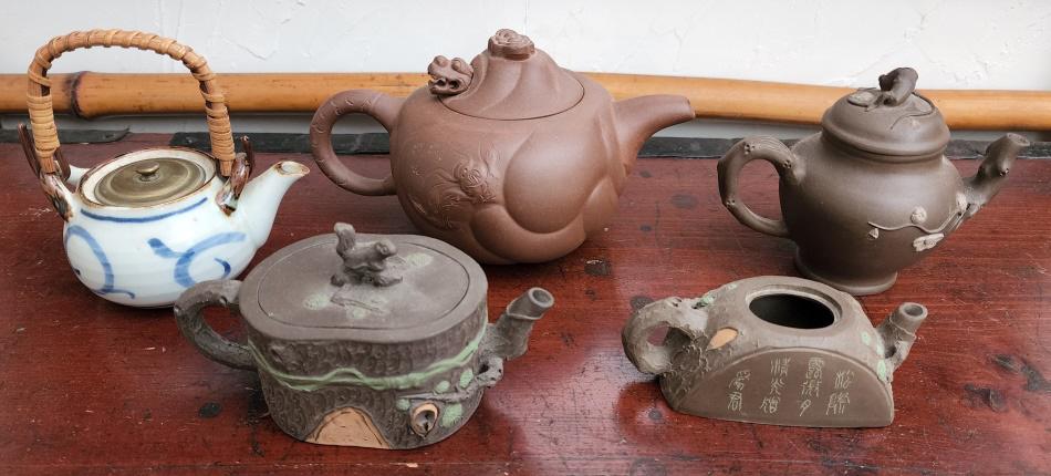 5pc Grouping of Japanese Miniature Ceramic Teapots (1 of 17)