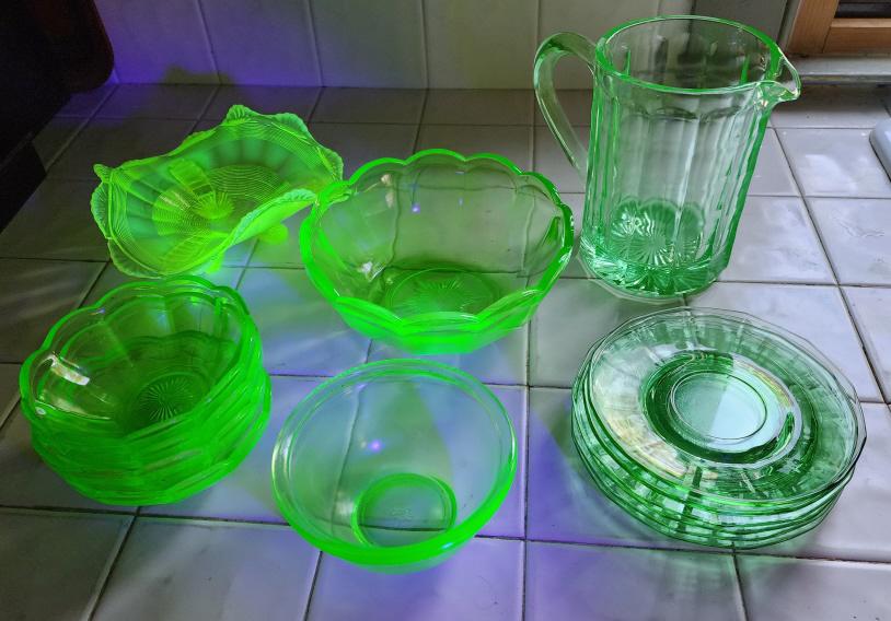 Estate Lot of Vintage & Antique Uranium Glass - #7 (1 of 8)
