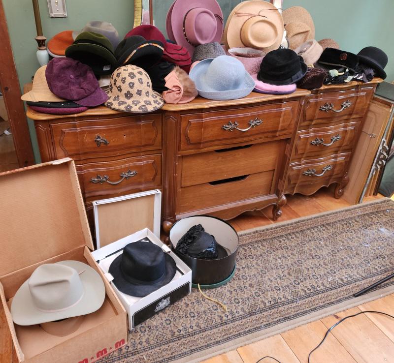 Large Estate Lot of Vintage Hats (1 of 5)