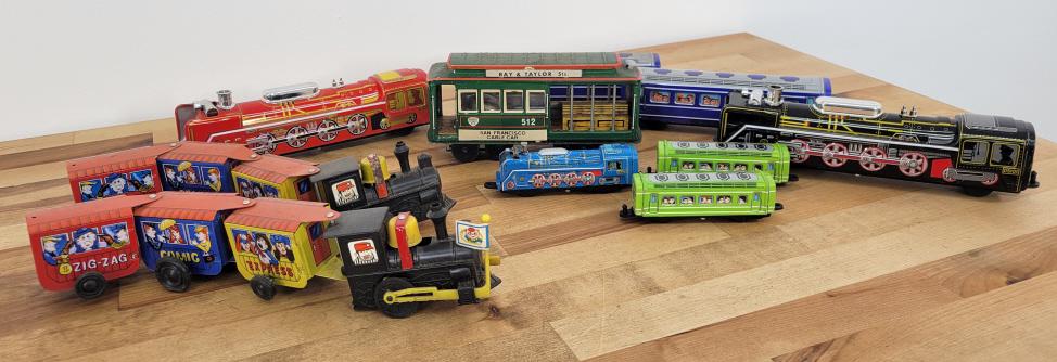 Vintage Tin Train Toys (1 of 7)
