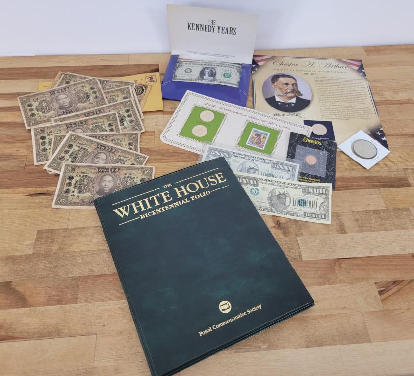 Assorted Grouping of Commemorative Coins (1 of 12)