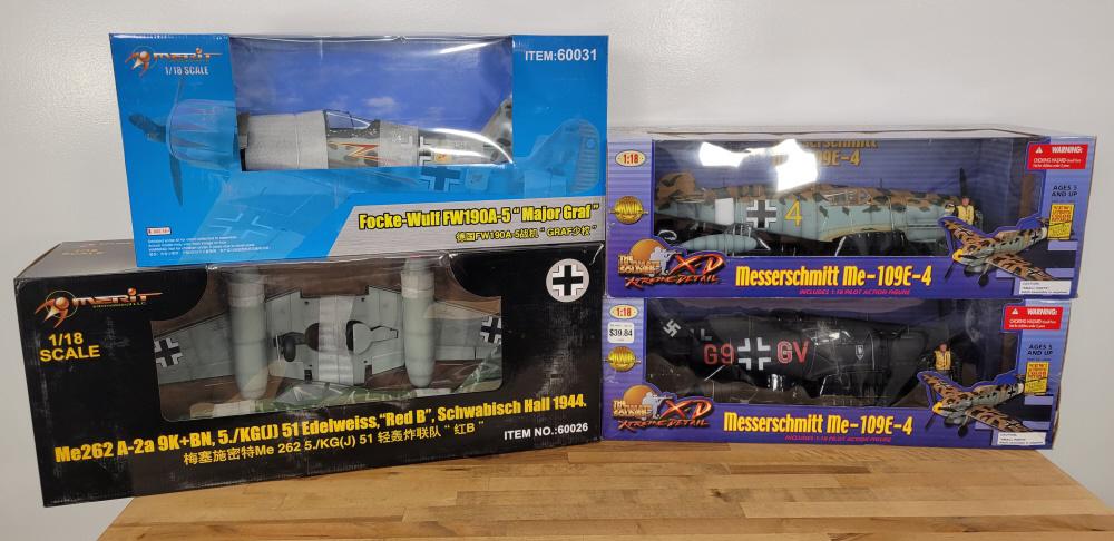 4pc. 1:18 Scale Model Airplanes NIB (1 of 7)