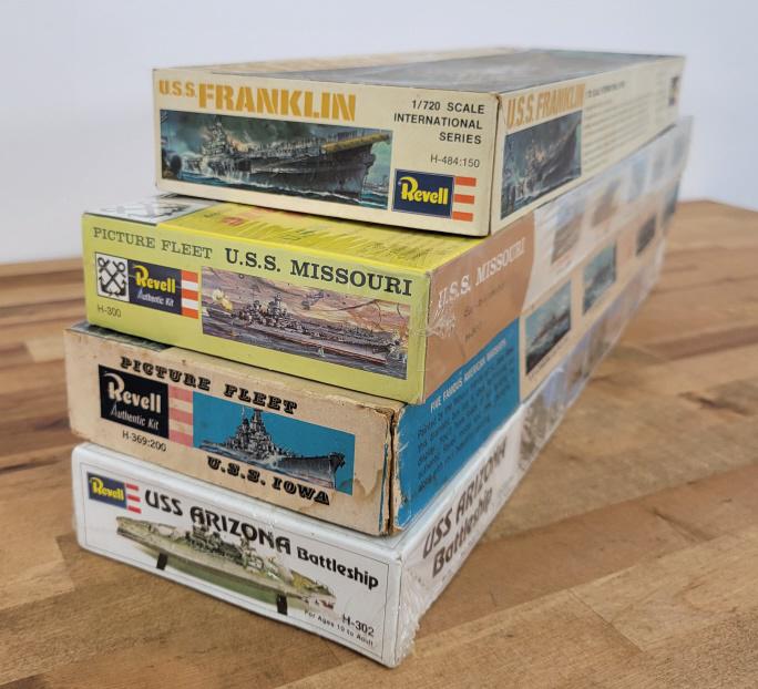 4pc. Vintage Military Model Kits - Lot 13 (1 of 5)