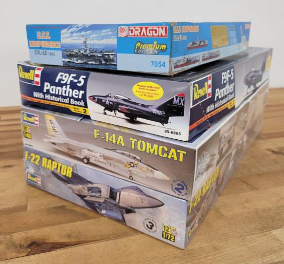 4pc. Vintage Military Model Kits - Lot 17 (1 of 6)