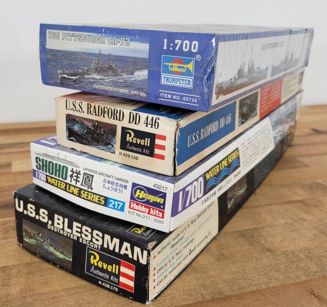 4pc. Vintage Military Model Kits - Lot 19 (1 of 5)