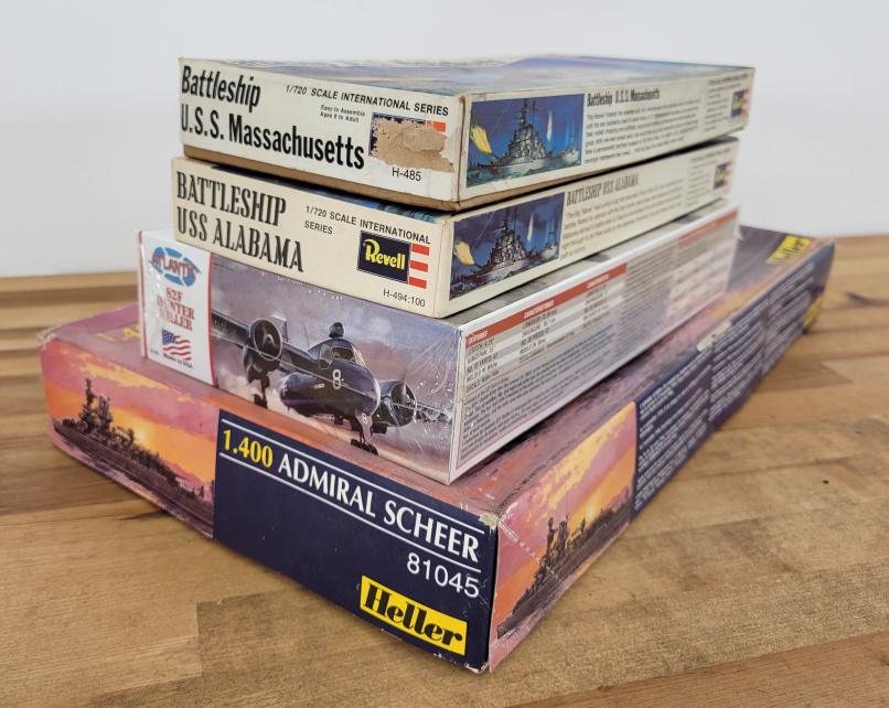 4pc. Vintage Military Model Kits - Lot 22 (1 of 7)