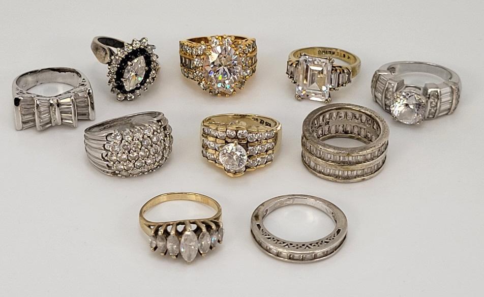 10pc. Estate Lot of Sterling Silver Rings - Lot 22 (1 of 8)