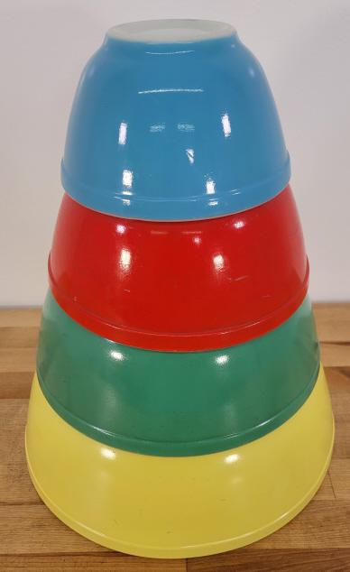 Vintage Pyrex Mixing Bowl Primary Set - #3 (1 of 9)