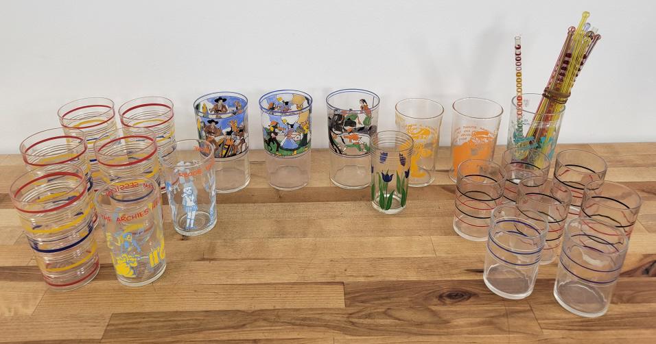 Grouping of Vintage Glassware (1 of 9)