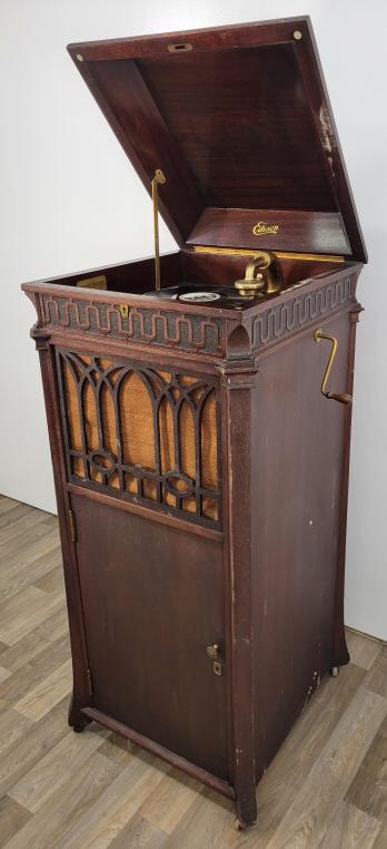 Edison Diamond Disk Phonograph Record Player (1 of 20)