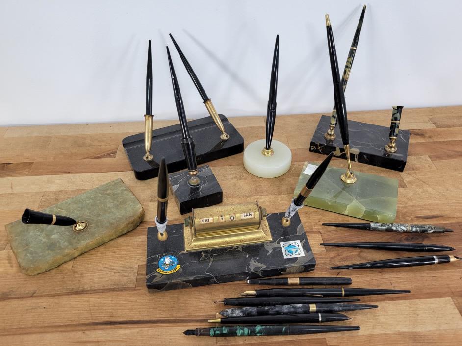 17pc Lot of Vintage Fountain Pens & Desk Holders (1 of 9)