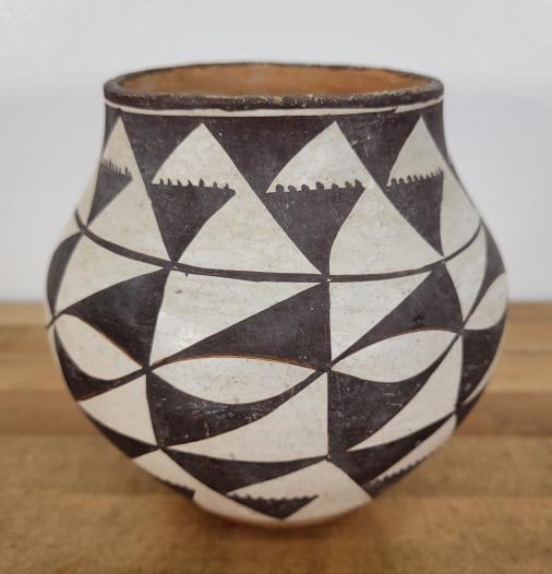 Acoma New Mexico Native American Painted Vessel (1 of 5)