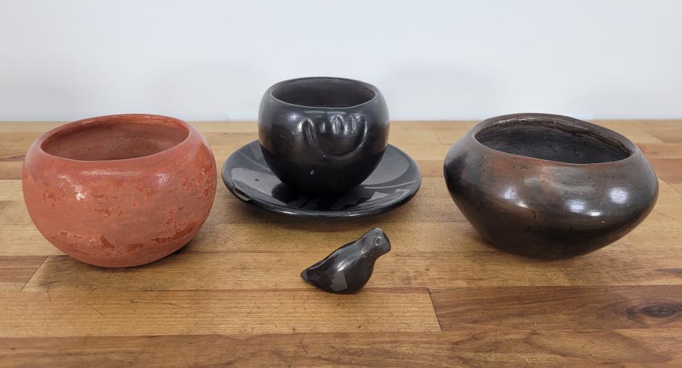 5pc Lot of Native American Pottery Vessels (1 of 12)