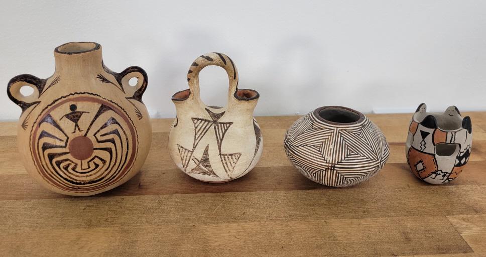 4pc Lot of Native American Pottery Vessels (1 of 11)